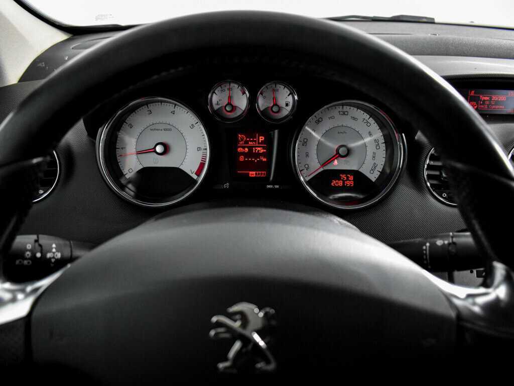 Peugeot 408, 2016 Фото №16