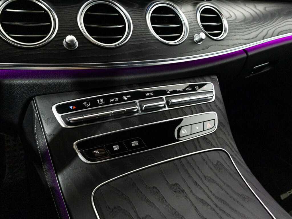 Mercedes-Benz E-Класс 200, 2020 Фото №19