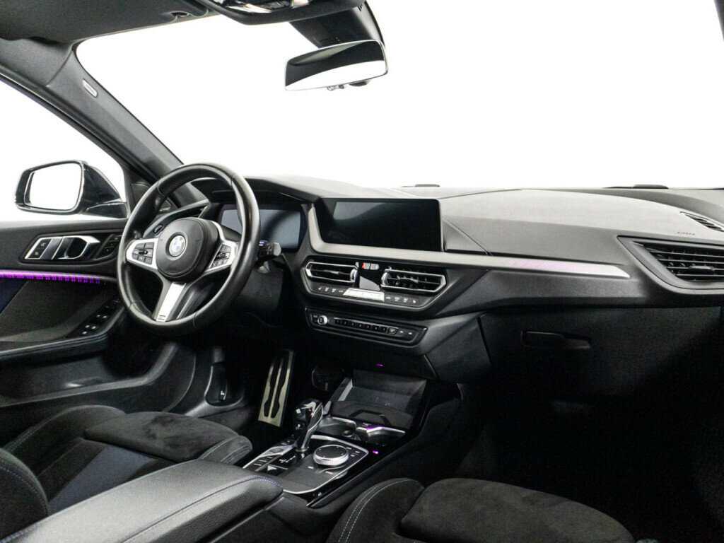 BMW 1 серии M135i xDrive, 2019 Фото №9