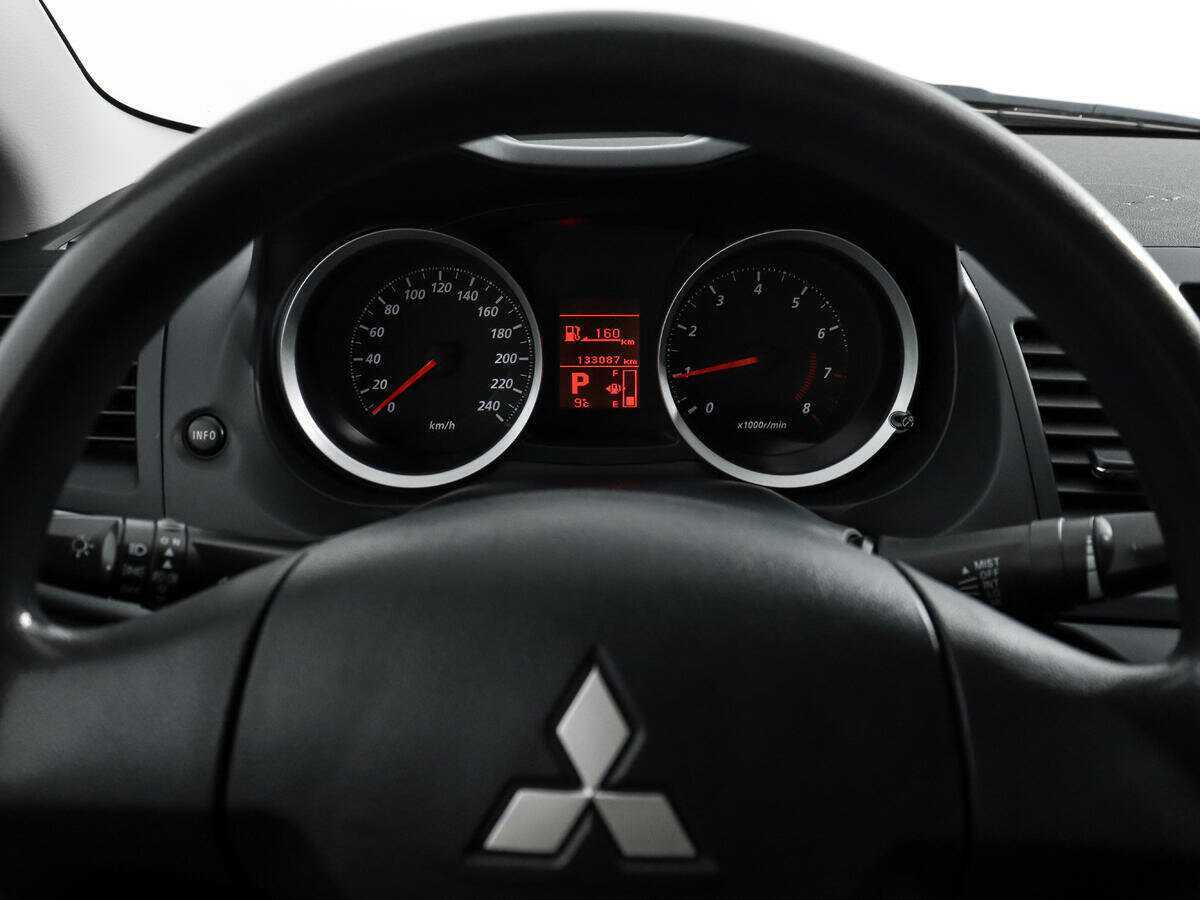 Mitsubishi Lancer, 2010 Фото №16