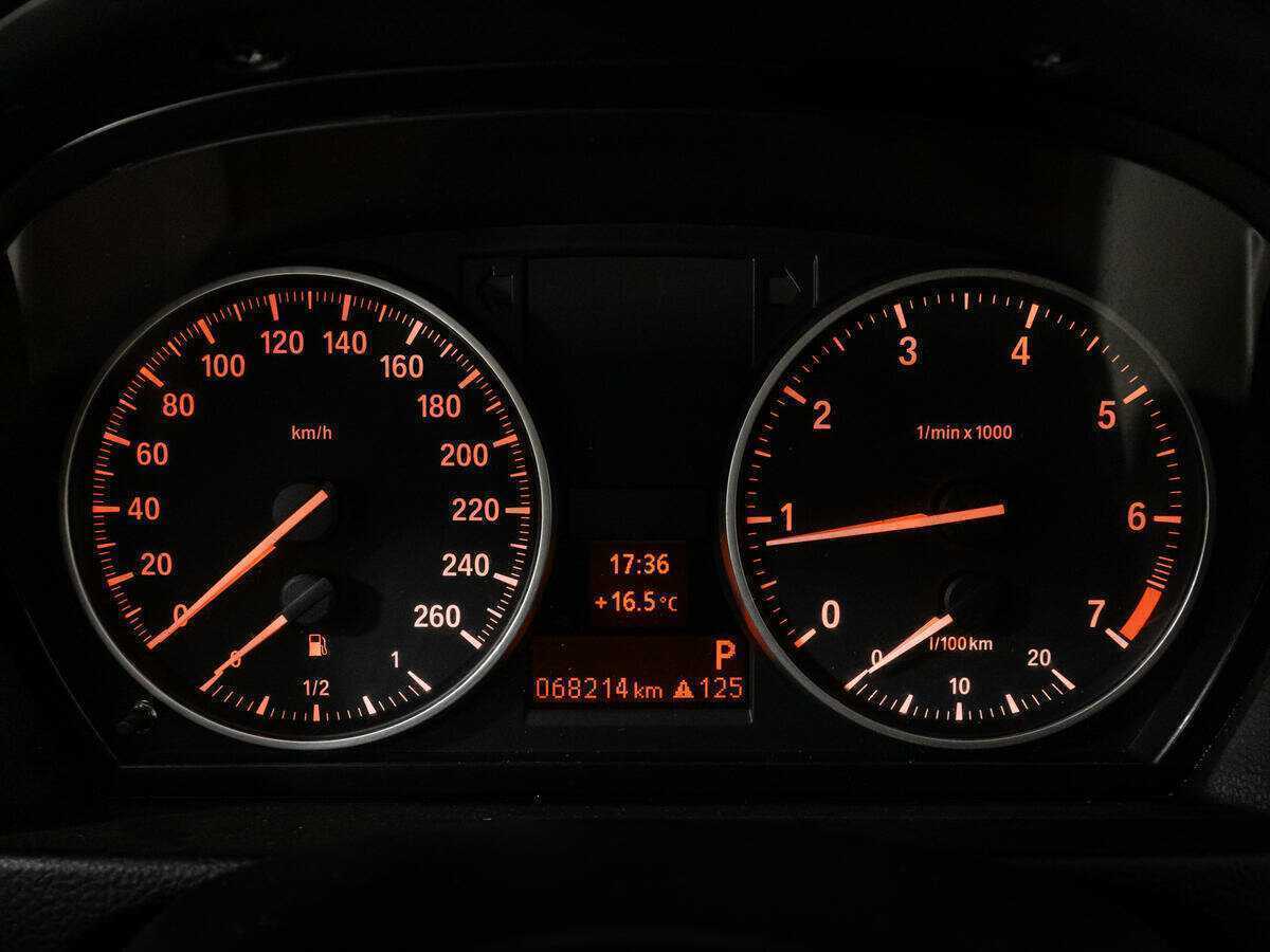 BMW 3 серии 318i, 2011 Фото №12