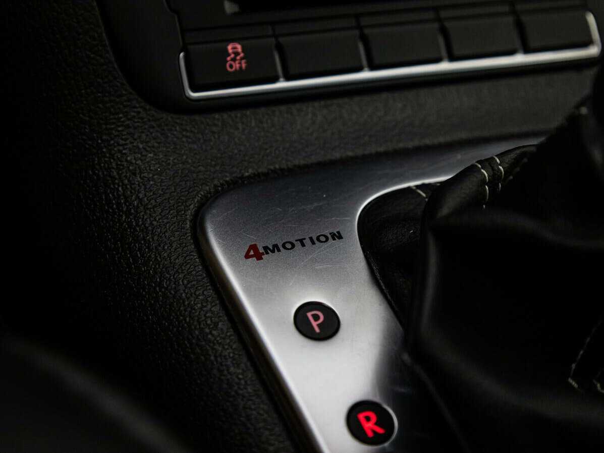 Volkswagen Tiguan, 2015 Фото №14