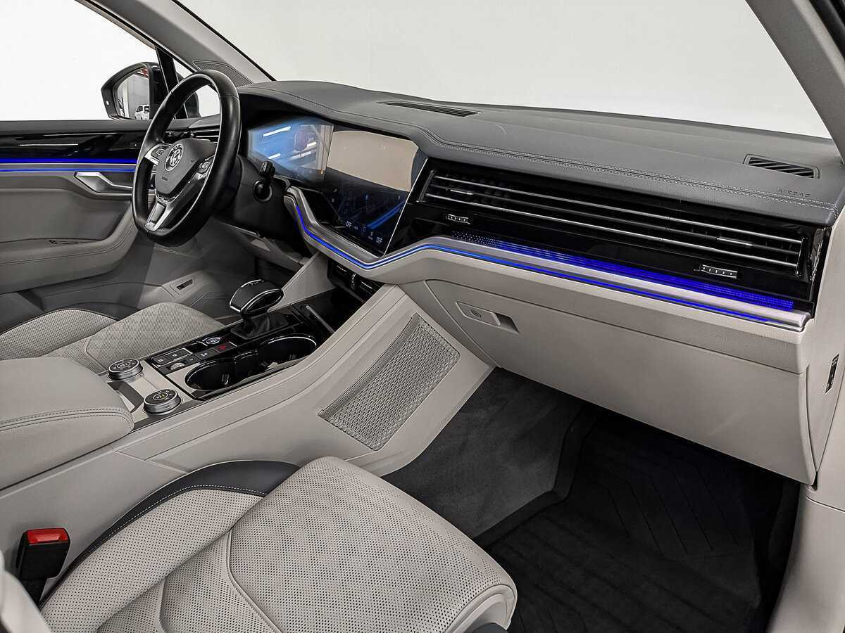 Volkswagen Touareg, 2020 Фото №13