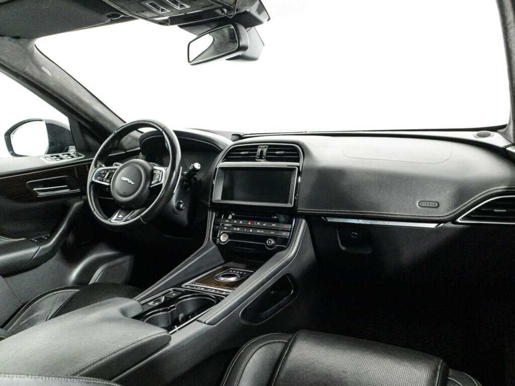 Jaguar F-Pace, 2016 Фото №9