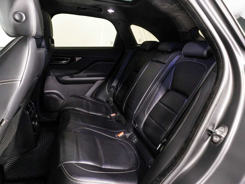 Jaguar F-Pace, 2016 Фото №10