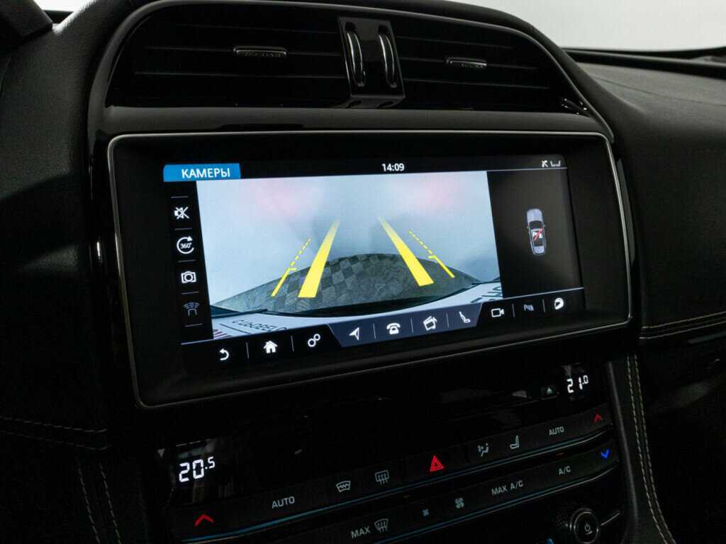 Jaguar F-Pace, 2016 Фото №17