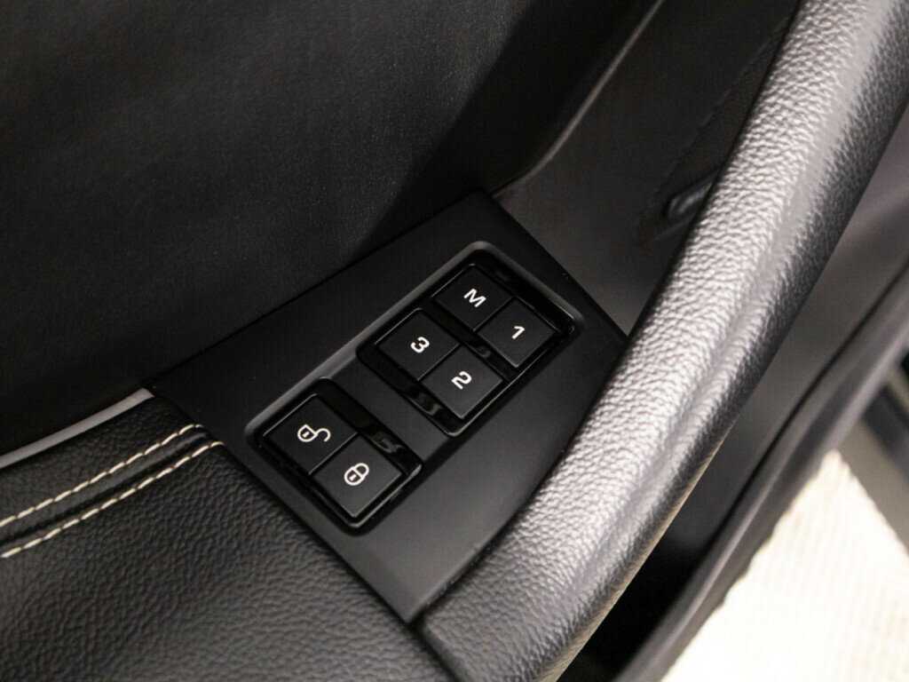 Jaguar F-Pace, 2016 Фото №20