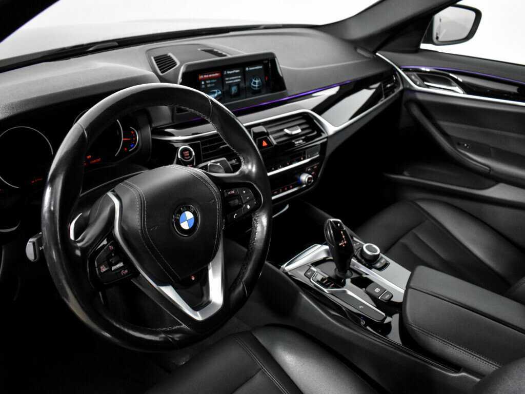 BMW 5 серии 520i, 2018 Фото №9
