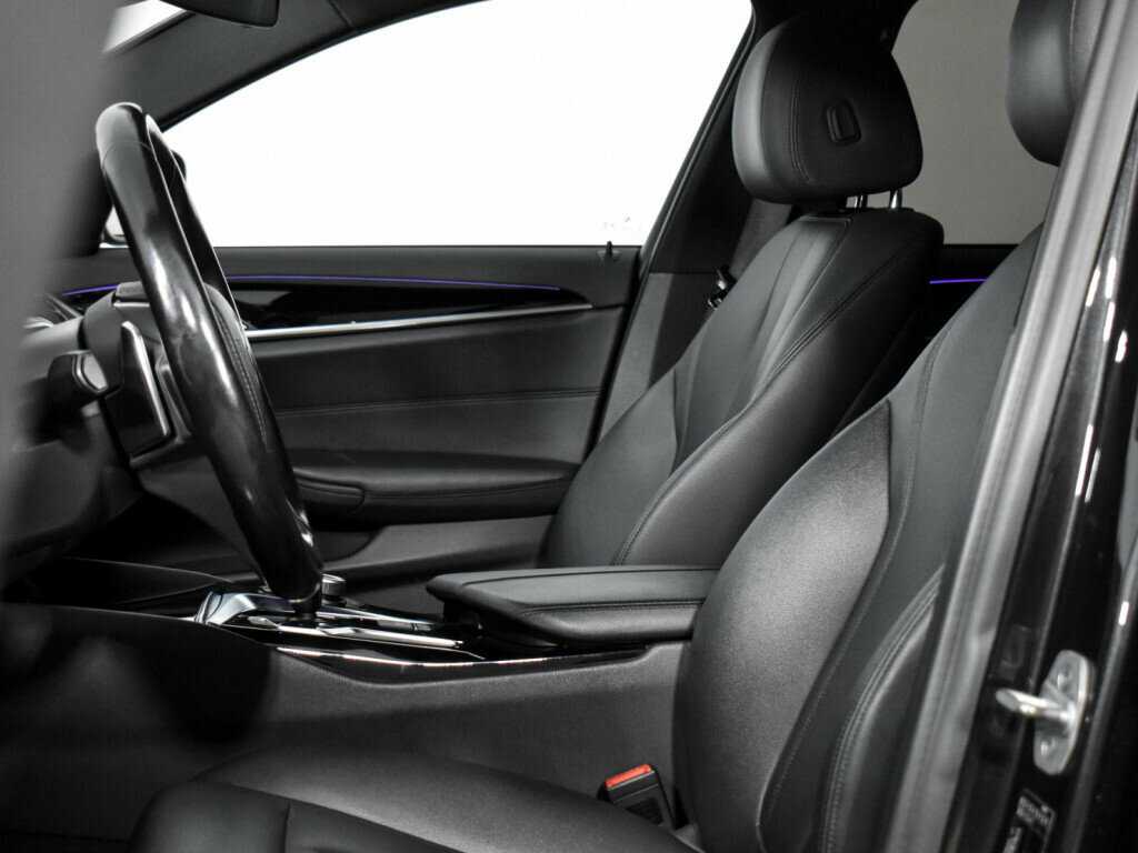 BMW 5 серии 520i, 2018 Фото №12