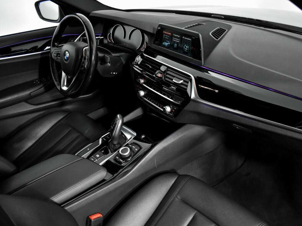 BMW 5 серии 520i, 2018 Фото №18