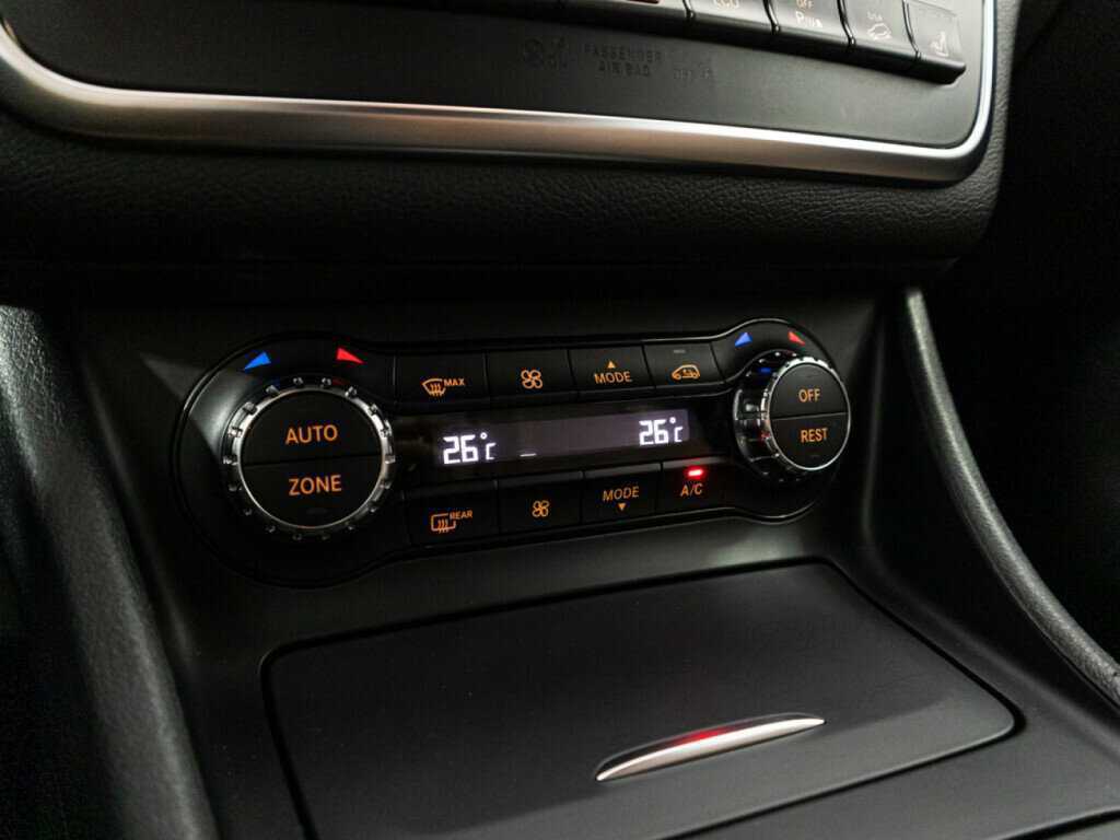 Mercedes-Benz GLA 250, 2014 Фото №18