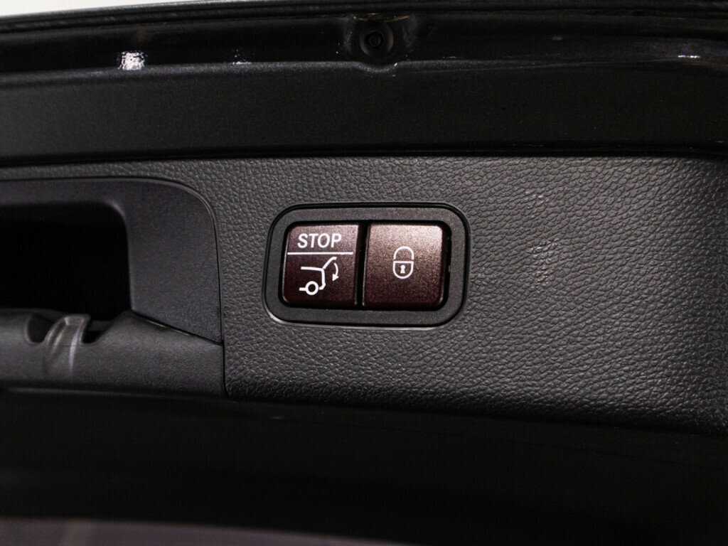 Mercedes-Benz GLC 250, 2018 Фото №16