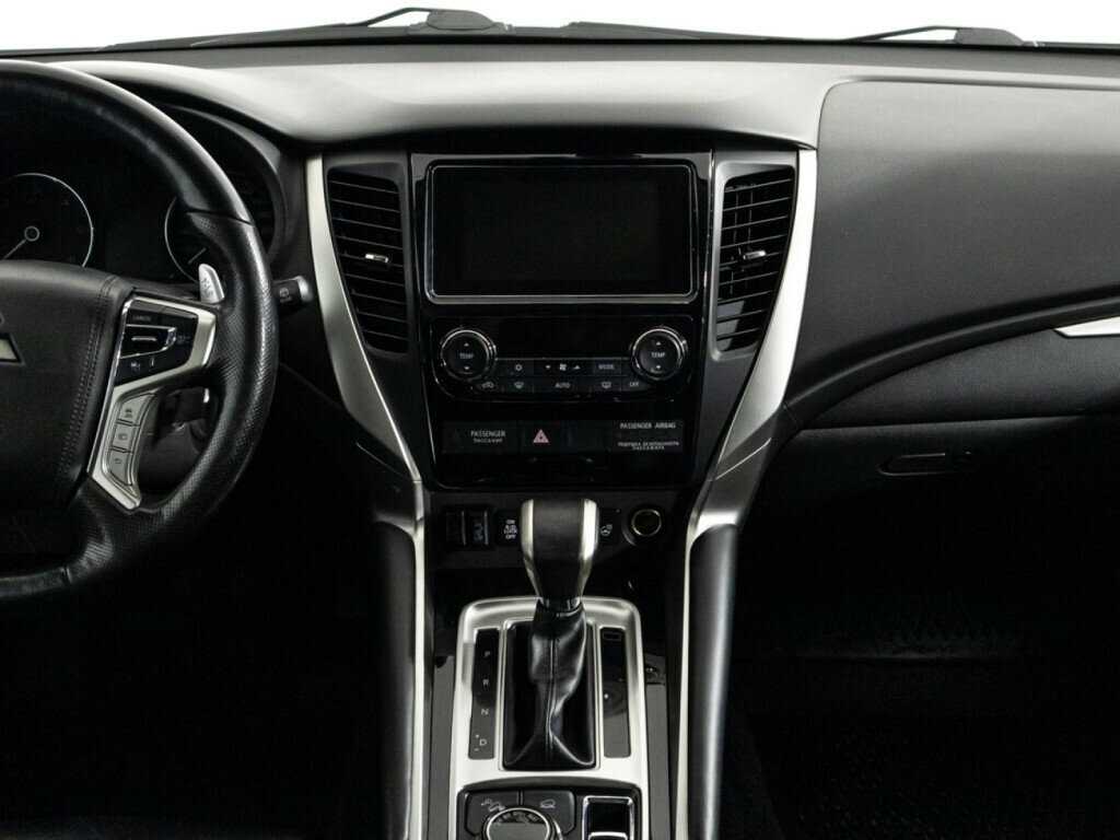 Mitsubishi Pajero Sport, 2018 Фото №14