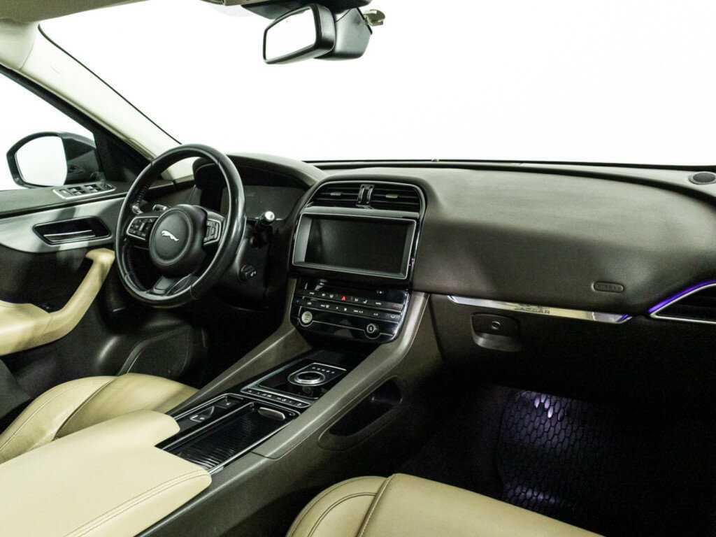 Jaguar F-Pace, 2016 Фото №7