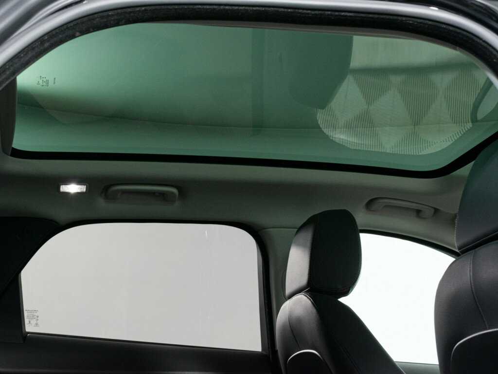 Jaguar F-Pace, 2017 Фото №12