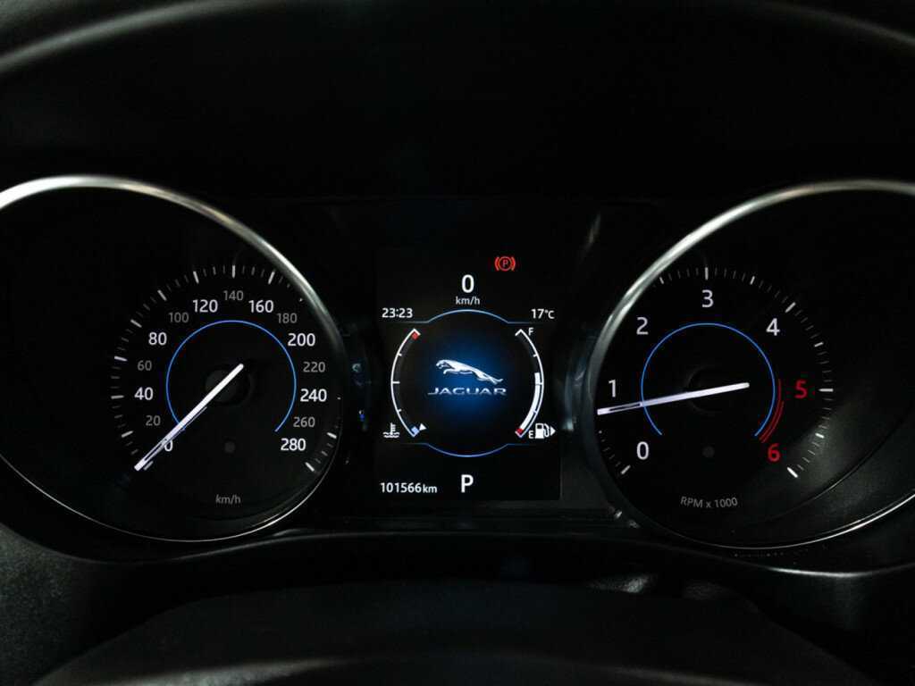 Jaguar F-Pace, 2016 Фото №12