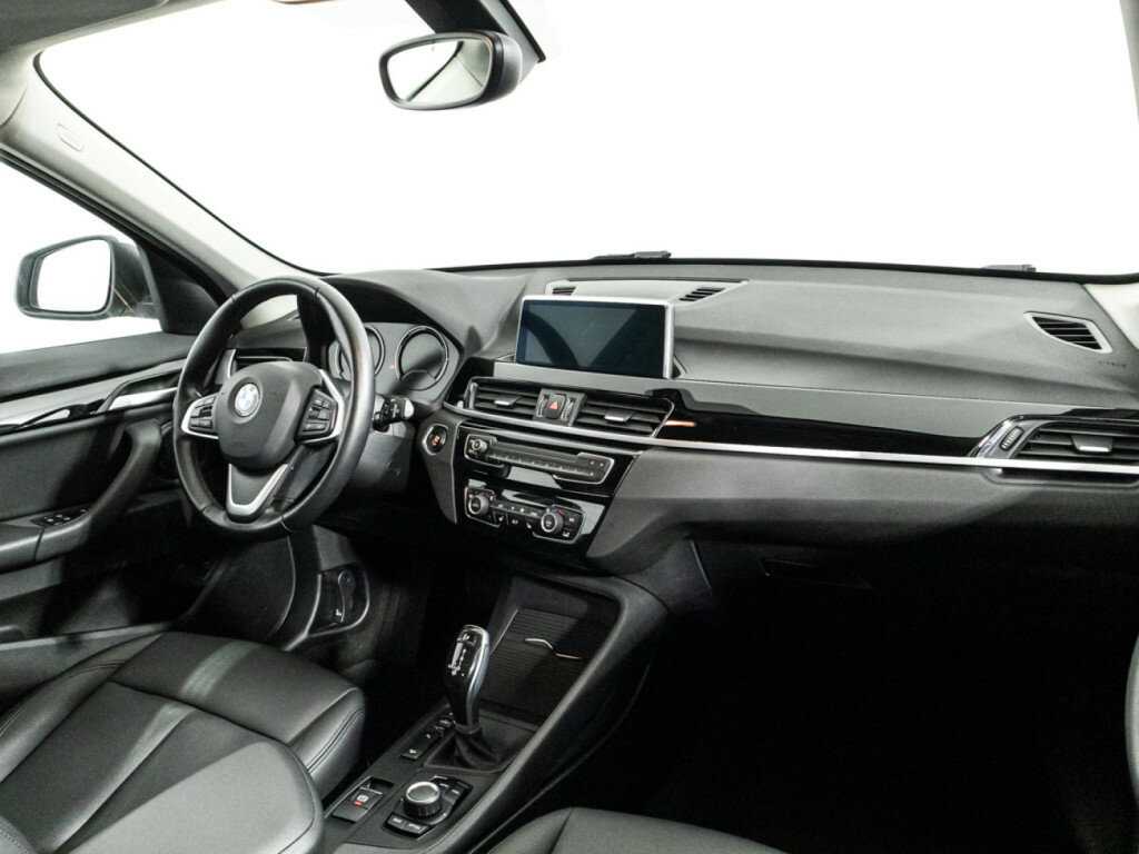 BMW X1 20i xDrive, 2021 Фото №9