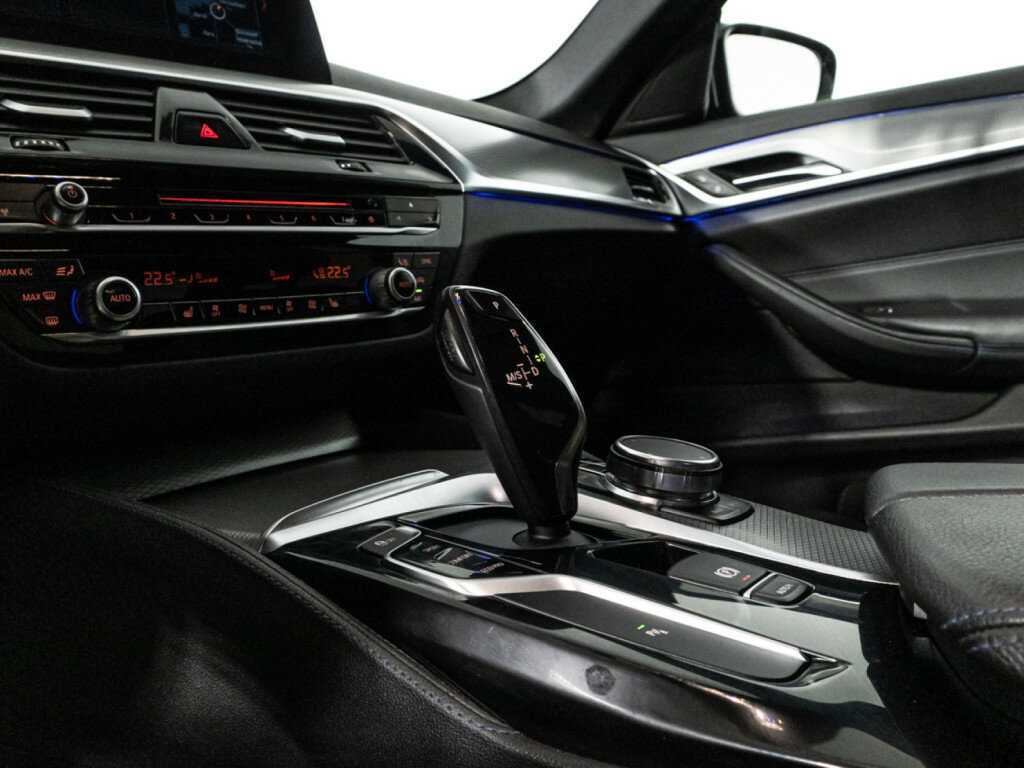 BMW 5 серии 530i xDrive, 2018 Фото №17