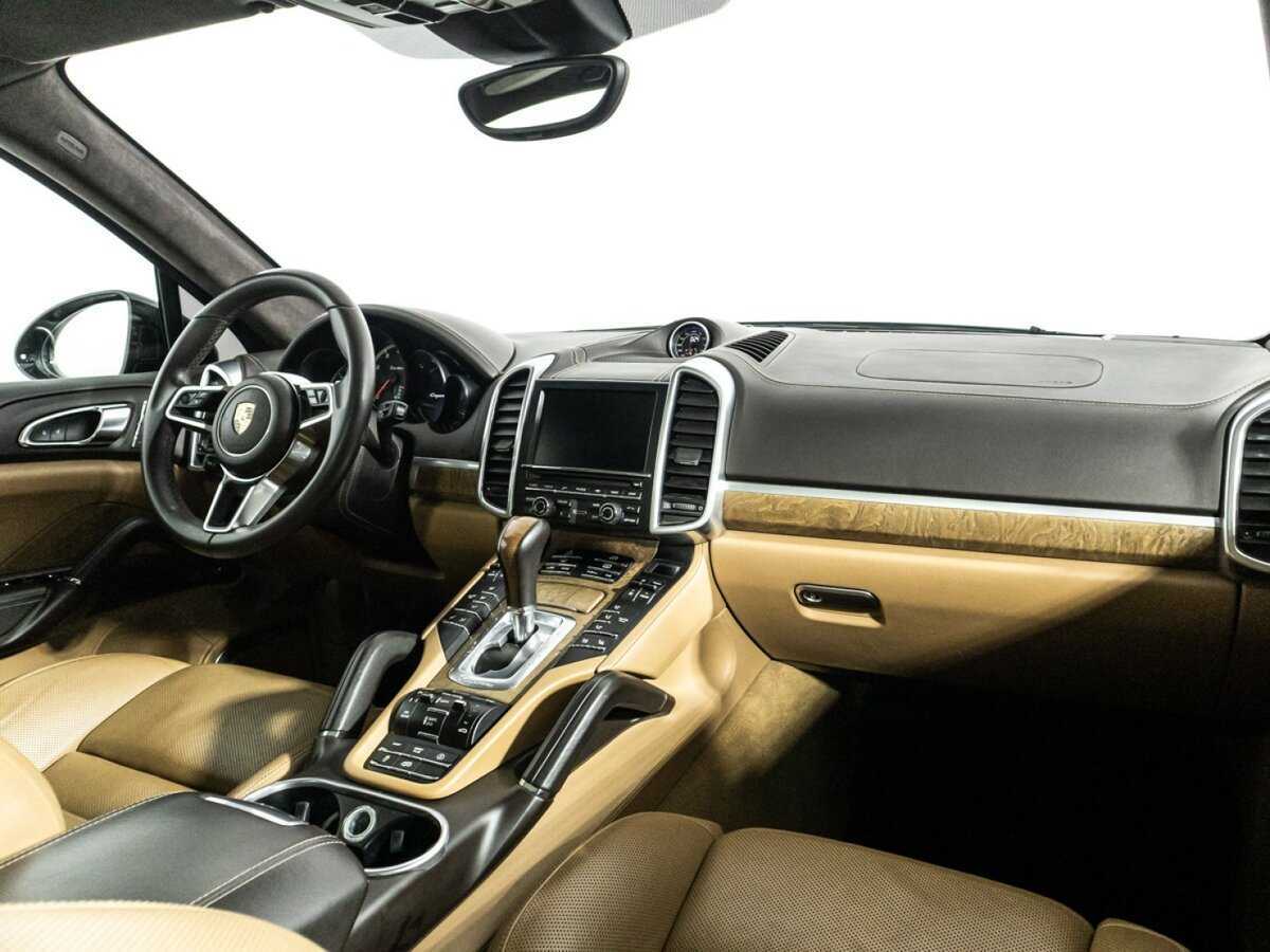 Porsche Cayenne Turbo, 2015 Фото №7
