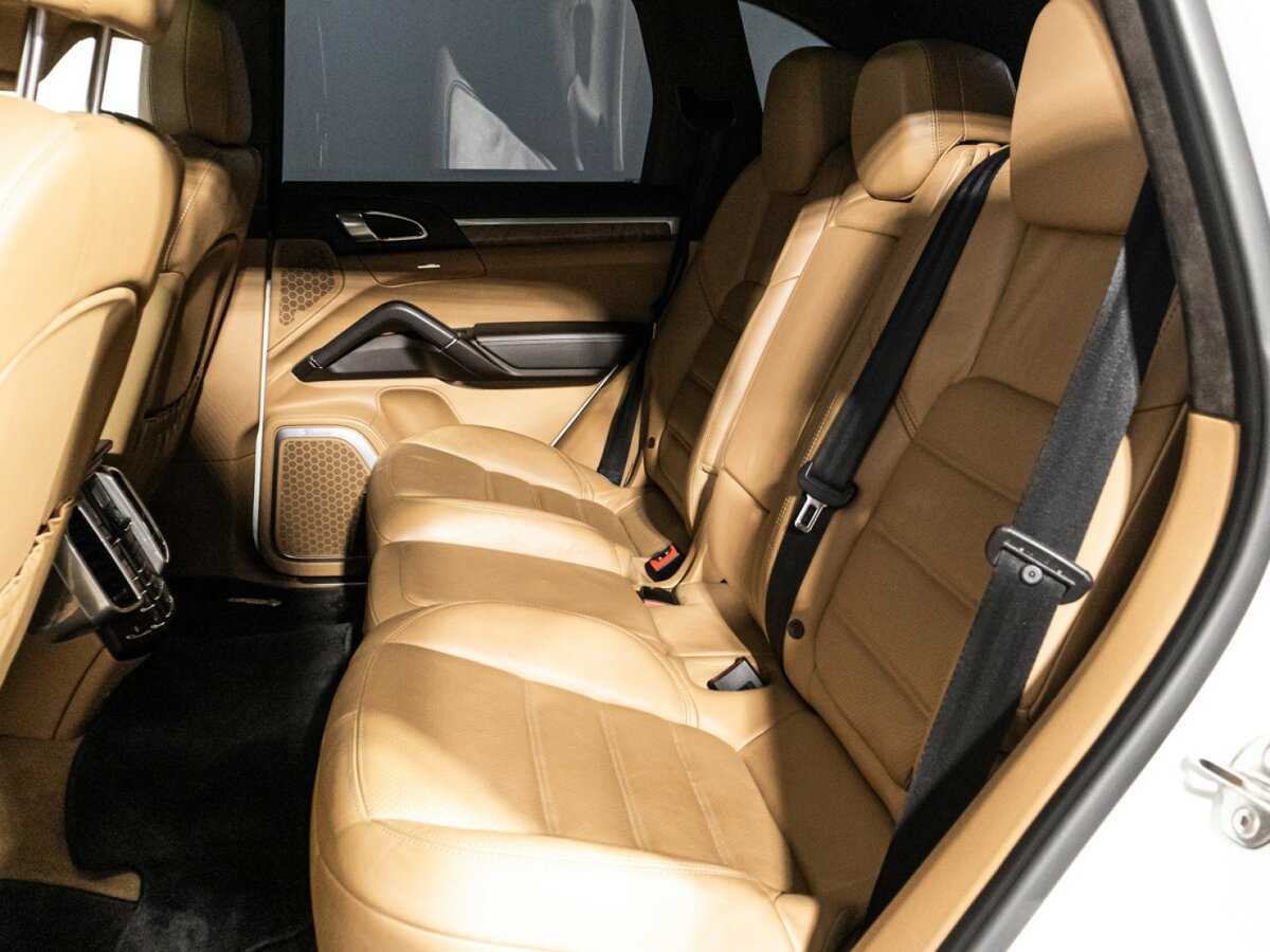 Porsche Cayenne Turbo, 2015 Фото №8