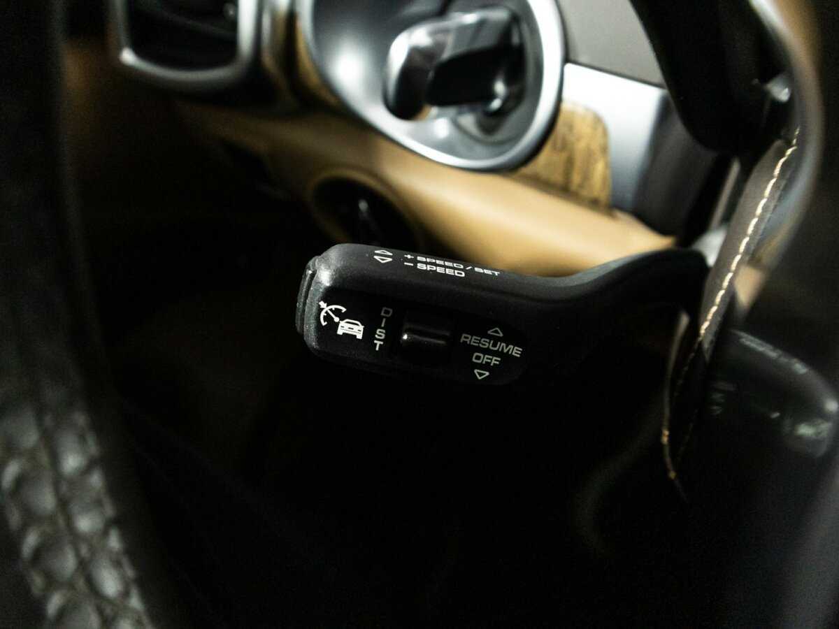 Porsche Cayenne Turbo, 2015 Фото №21