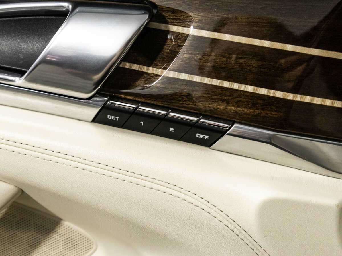 Porsche Panamera Turbo, 2010 Фото №16