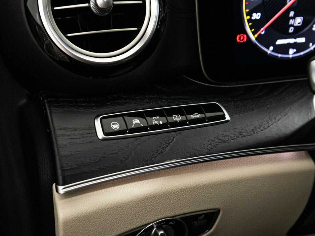 Mercedes-Benz E-Класс AMG 63 AMG S, 2018 Фото №24