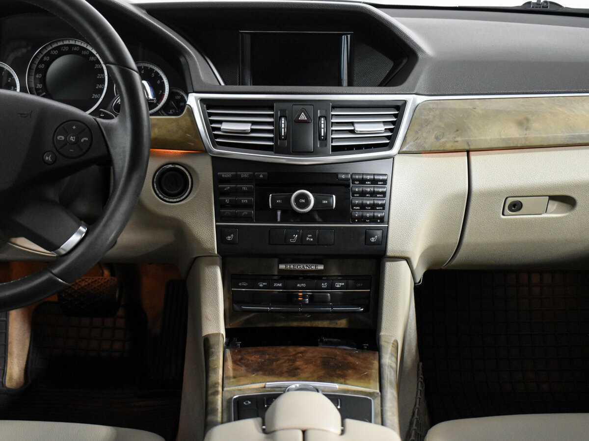 Mercedes-Benz E-Класс 300, 2010 Фото №14