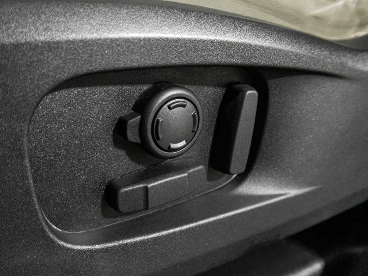 Land Rover Defender 110, 2020 Фото №16