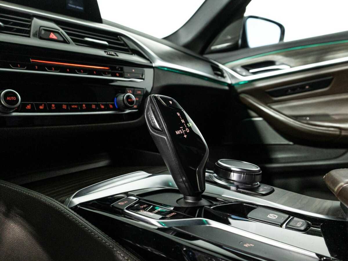 BMW 5 серии 530d xDrive, 2019 Фото №25