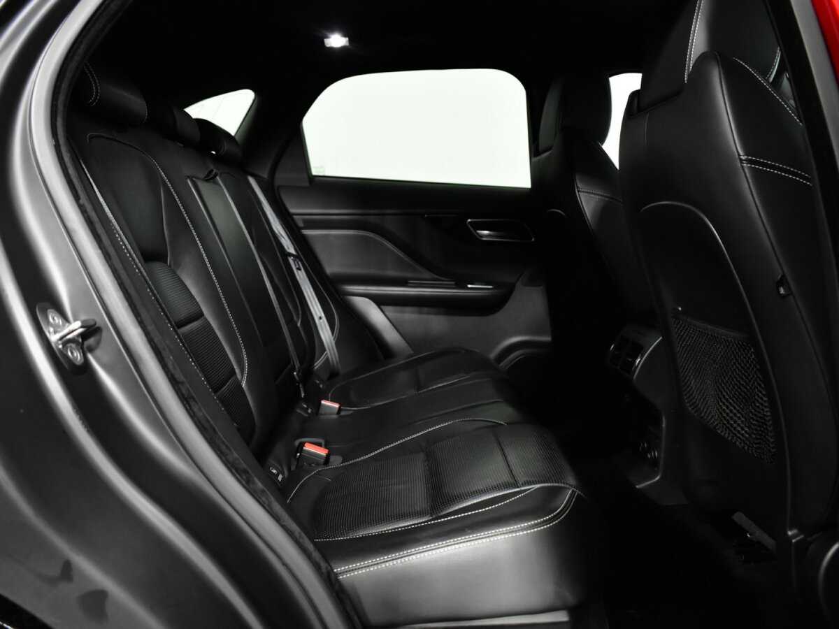 Jaguar F-Pace, 2016 Фото №10