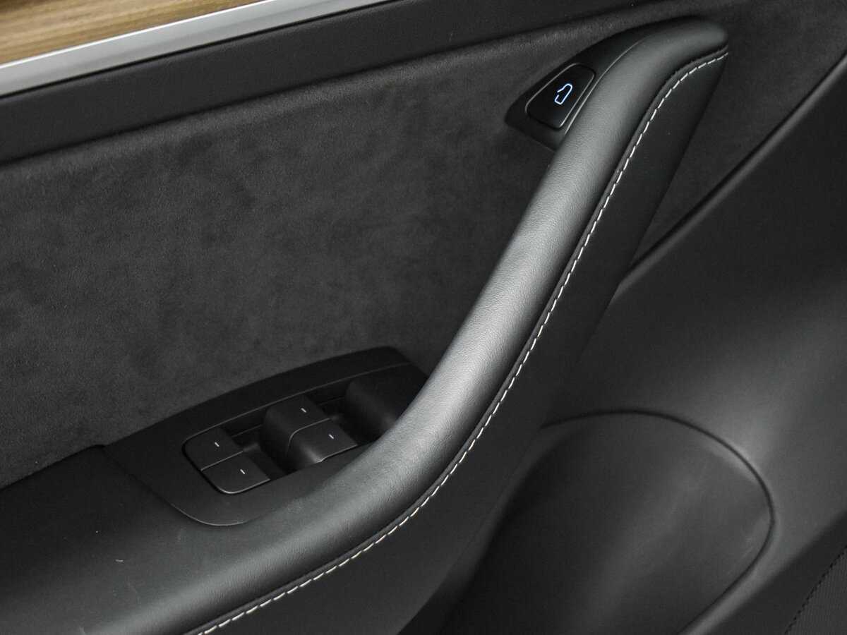 Tesla Model 3 Performance, 2023 Фото №10