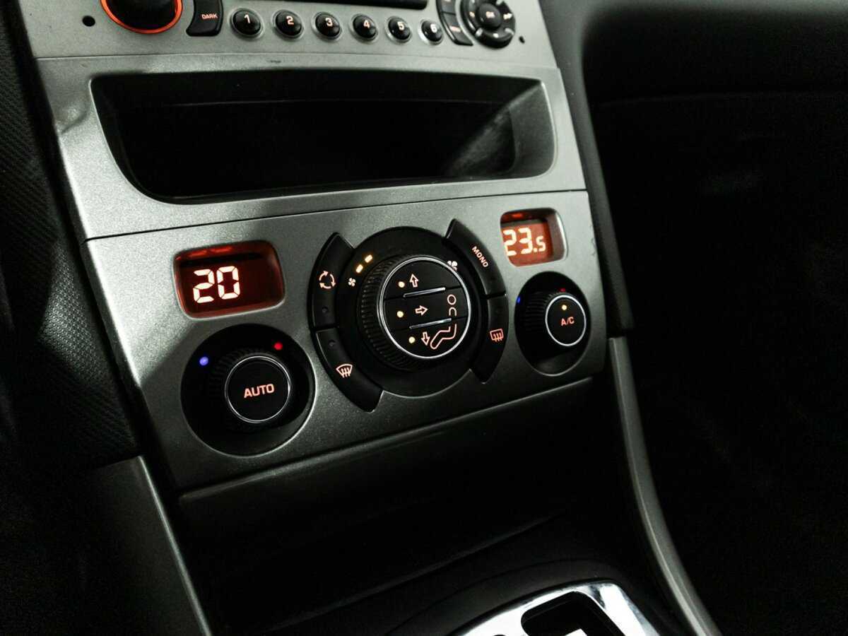 Peugeot 308, 2010 Фото №15