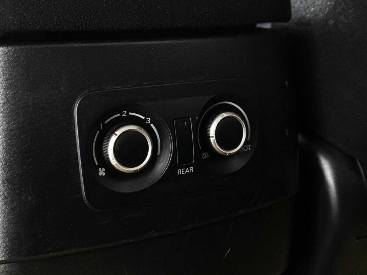 Mitsubishi Pajero, 2011 Фото №16