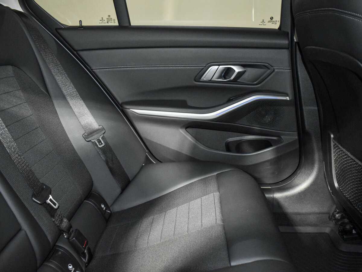 BMW 3 серии 320i, 2020 Фото №16