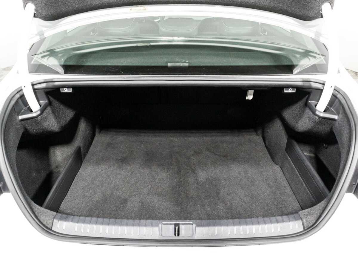 Volkswagen Passat, 2020 Фото №15