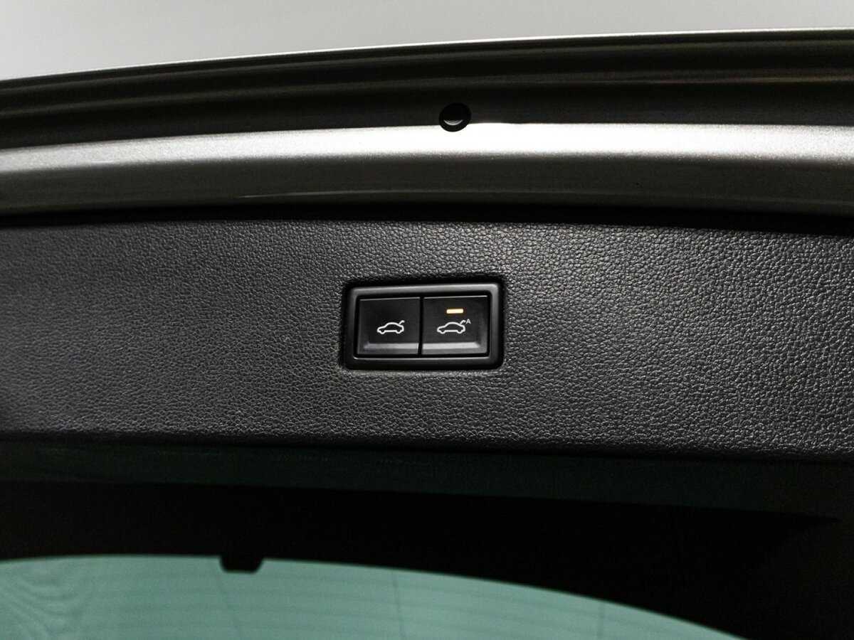 Volkswagen Tiguan, 2018 Фото №16