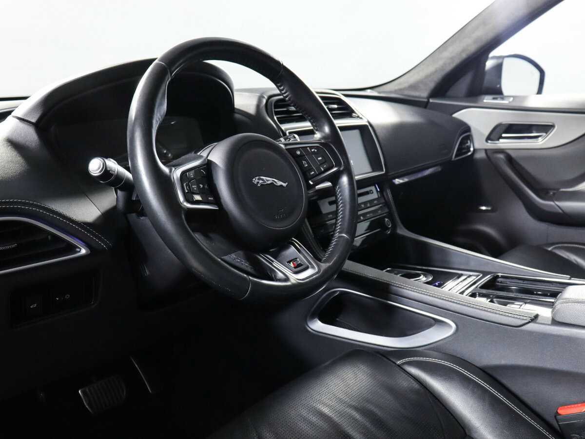 Jaguar F-Pace, 2016 Фото №14