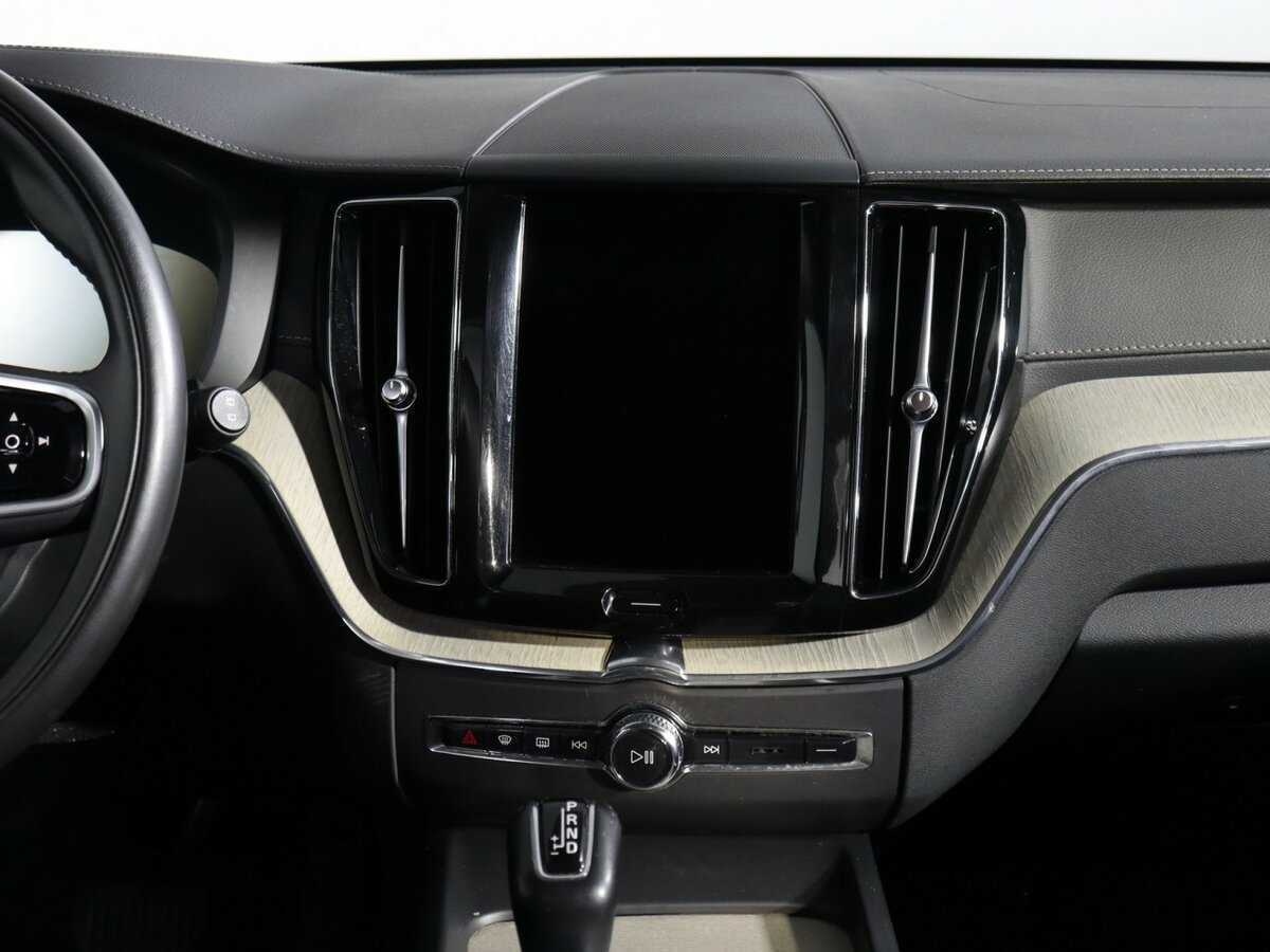 Volvo XC60, 2020 Фото №10