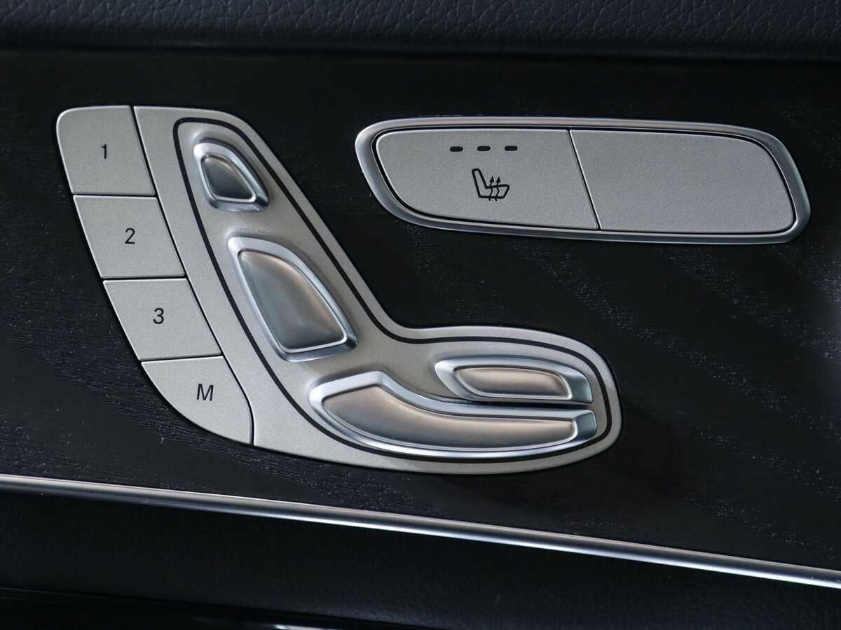 Mercedes-Benz GLC Coupe 300, 2019 Фото №15