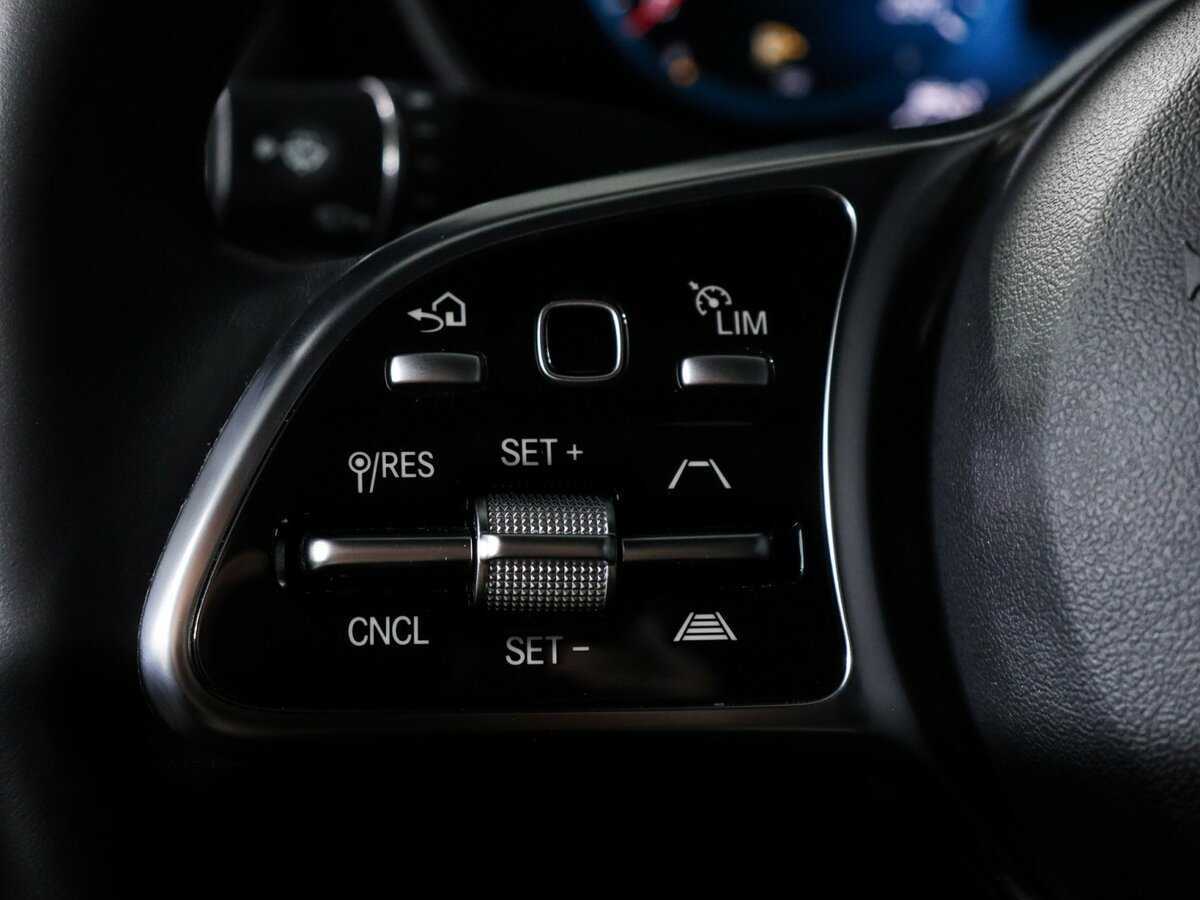 Mercedes-Benz GLC Coupe 300, 2019 Фото №20