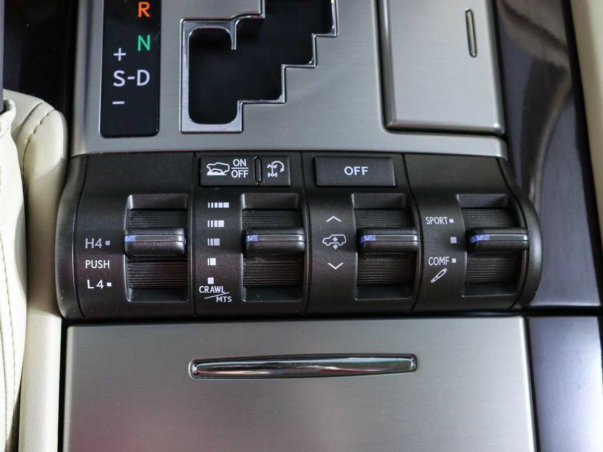 Lexus LX 570, 2012 Фото №21