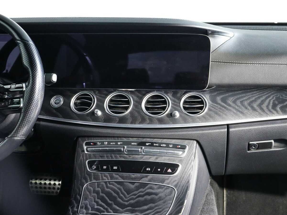 Mercedes-Benz E-Класс 200, 2020 Фото №13