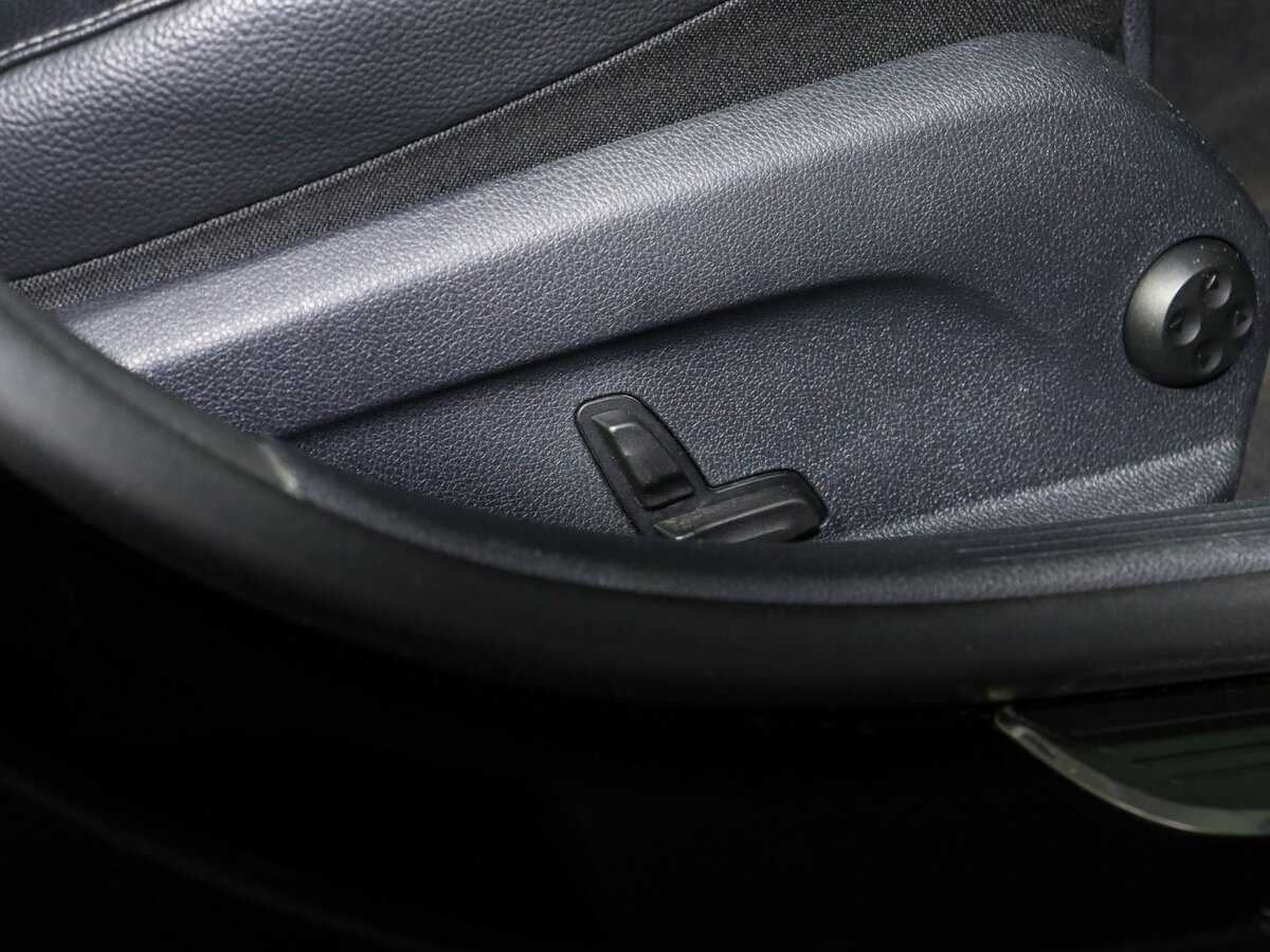 Mercedes-Benz E-Класс 200, 2020 Фото №17