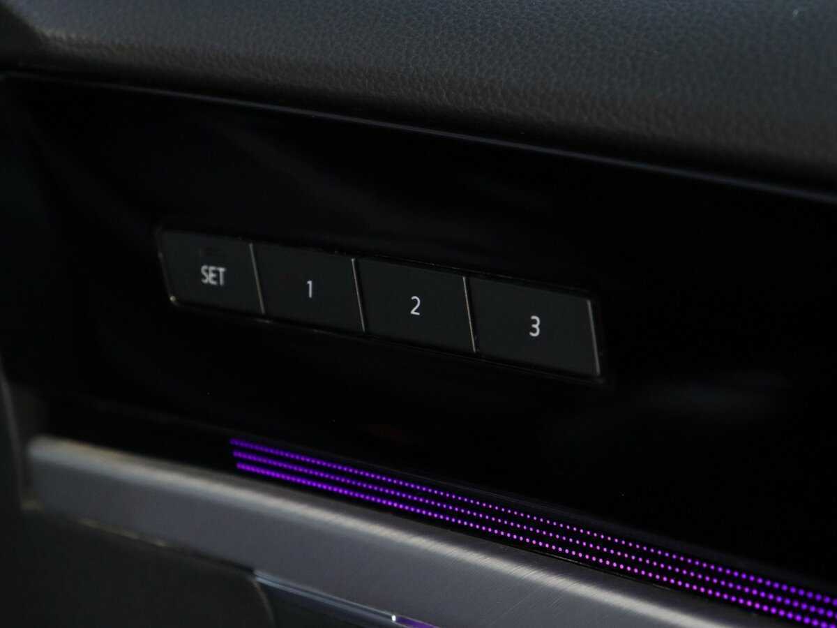 Volkswagen Touareg, 2021 Фото №16