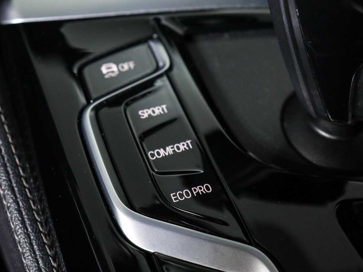 BMW 5 серии 530i xDrive, 2021 Фото №15