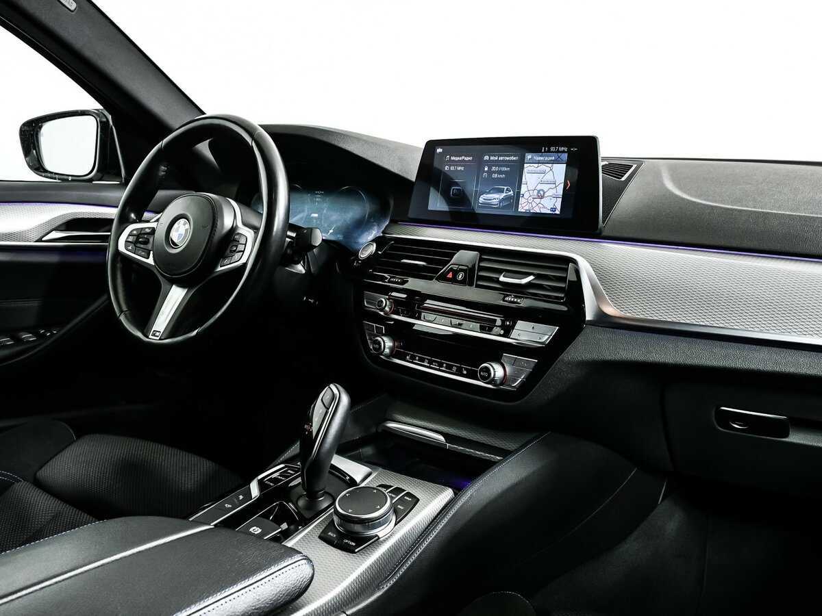 BMW 5 серии 540i xDrive, 2019 Фото №9
