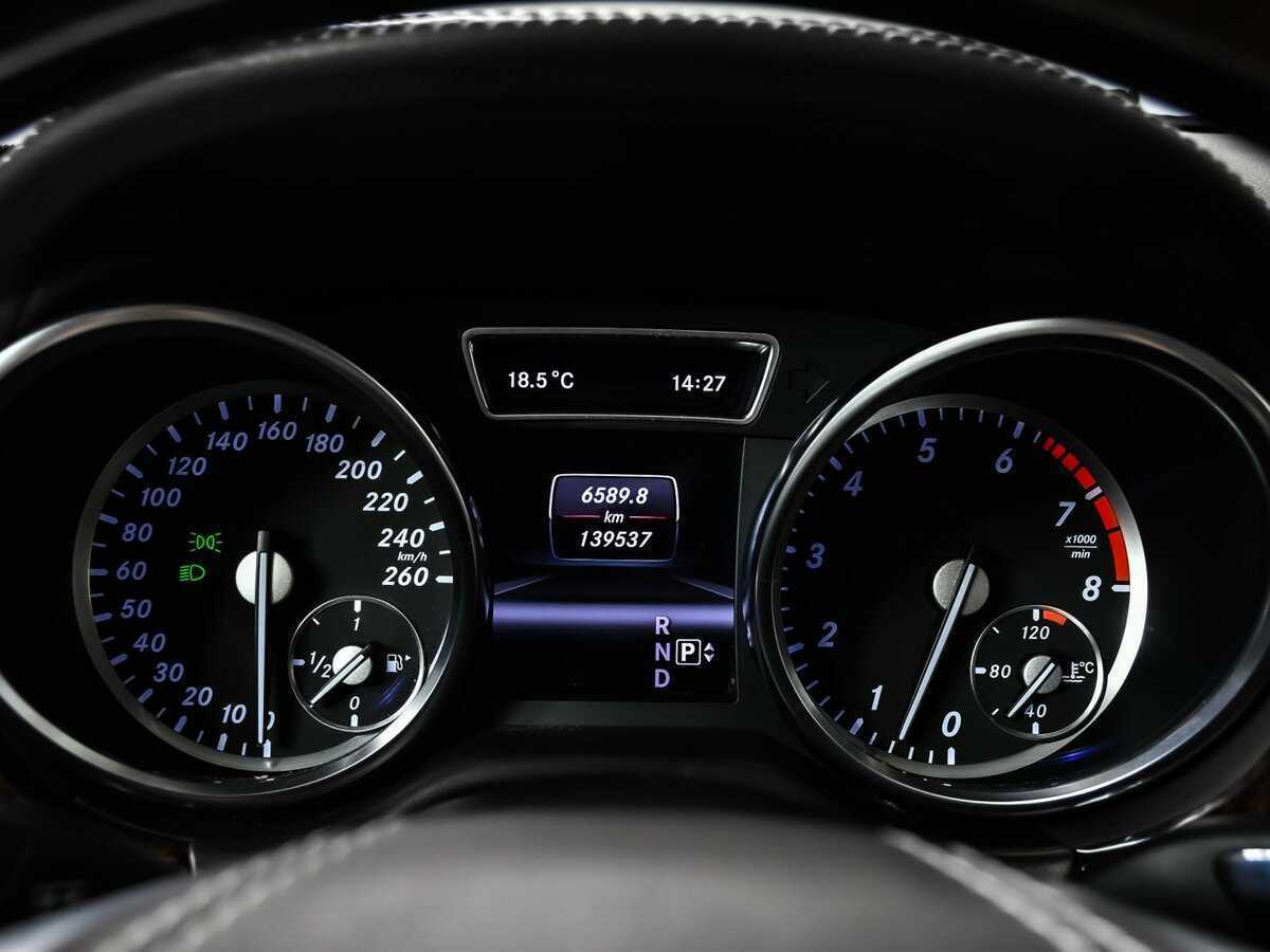 Mercedes-Benz GL-Класс 500, 2012 Фото №10