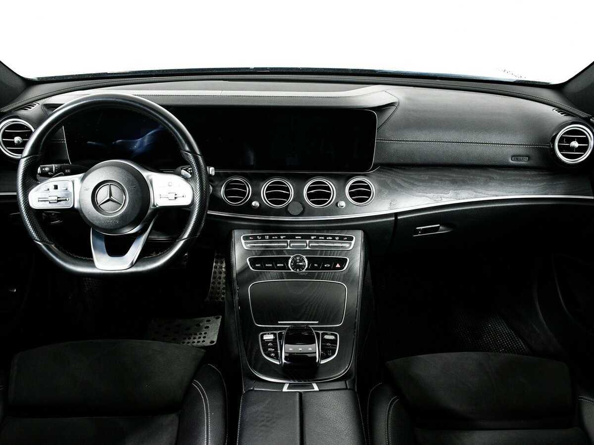 Mercedes-Benz E-Класс 300, 2019 Фото №11