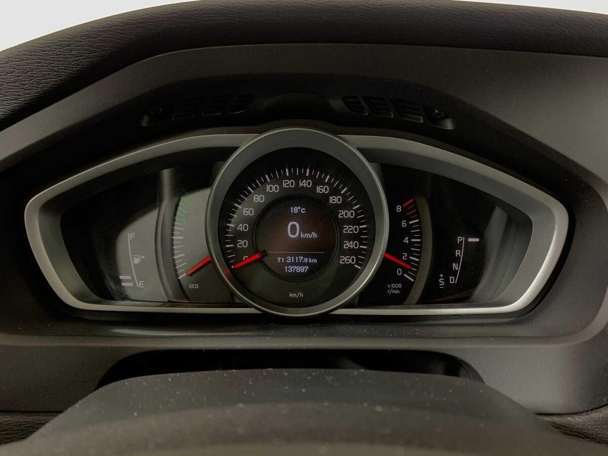 Volvo V40 Cross Country, 2017 Фото №15